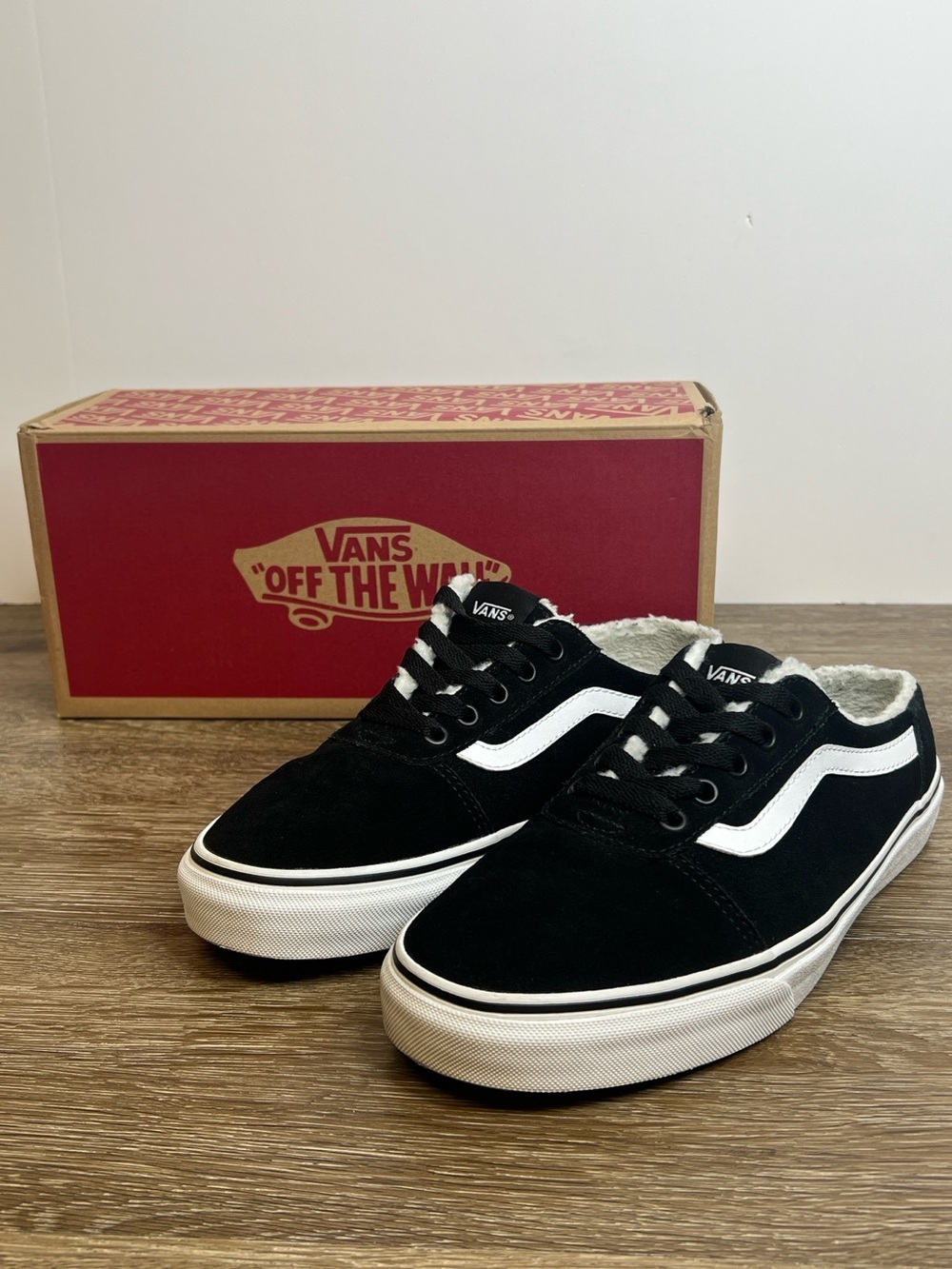 Vans Ward Mule Sherpa Black/White Slip-On Sneakers Women’s Size 10